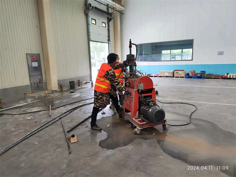 凌河厂房地面下沉塌陷注浆加固施工